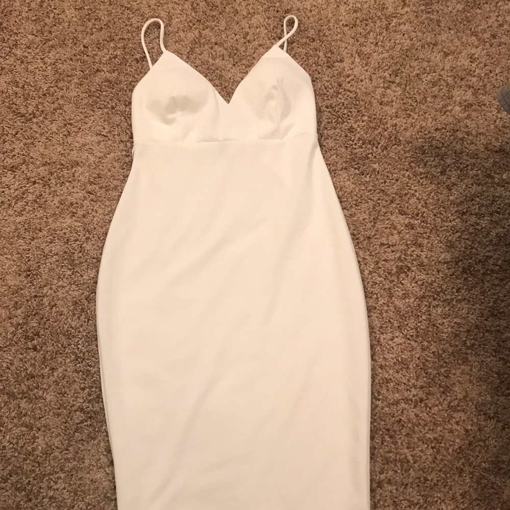 White bodycon dress